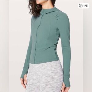 Lululemon Move With Ease Jacket
Mystic Green